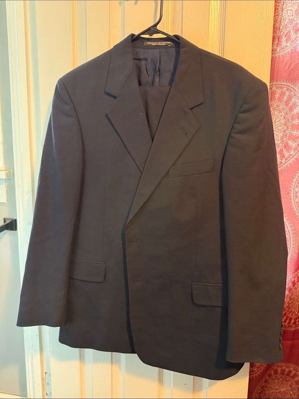 Men's Black Single-Breasted Suit Jacket - Classic Formal Blazer
